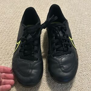 Nike Tiempo soccer cleats, size US 4 years